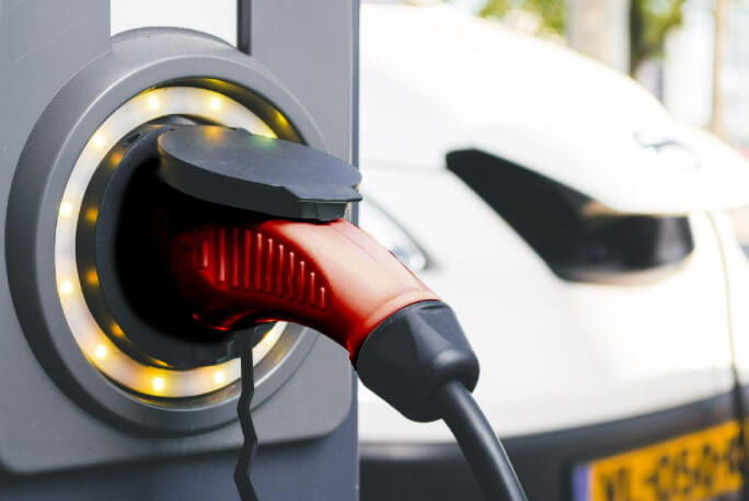 Carregamento das baterias dos carros elétricos.