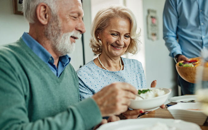 Descubra as vitaminas mais importantes no dia a dia para seniores