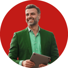 Homem com tablet na mão